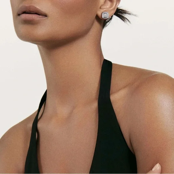 📦 MOVING SALE 📦 David Yurman Petite Albion Diamond Stud Earrings - Picture 8 of 8